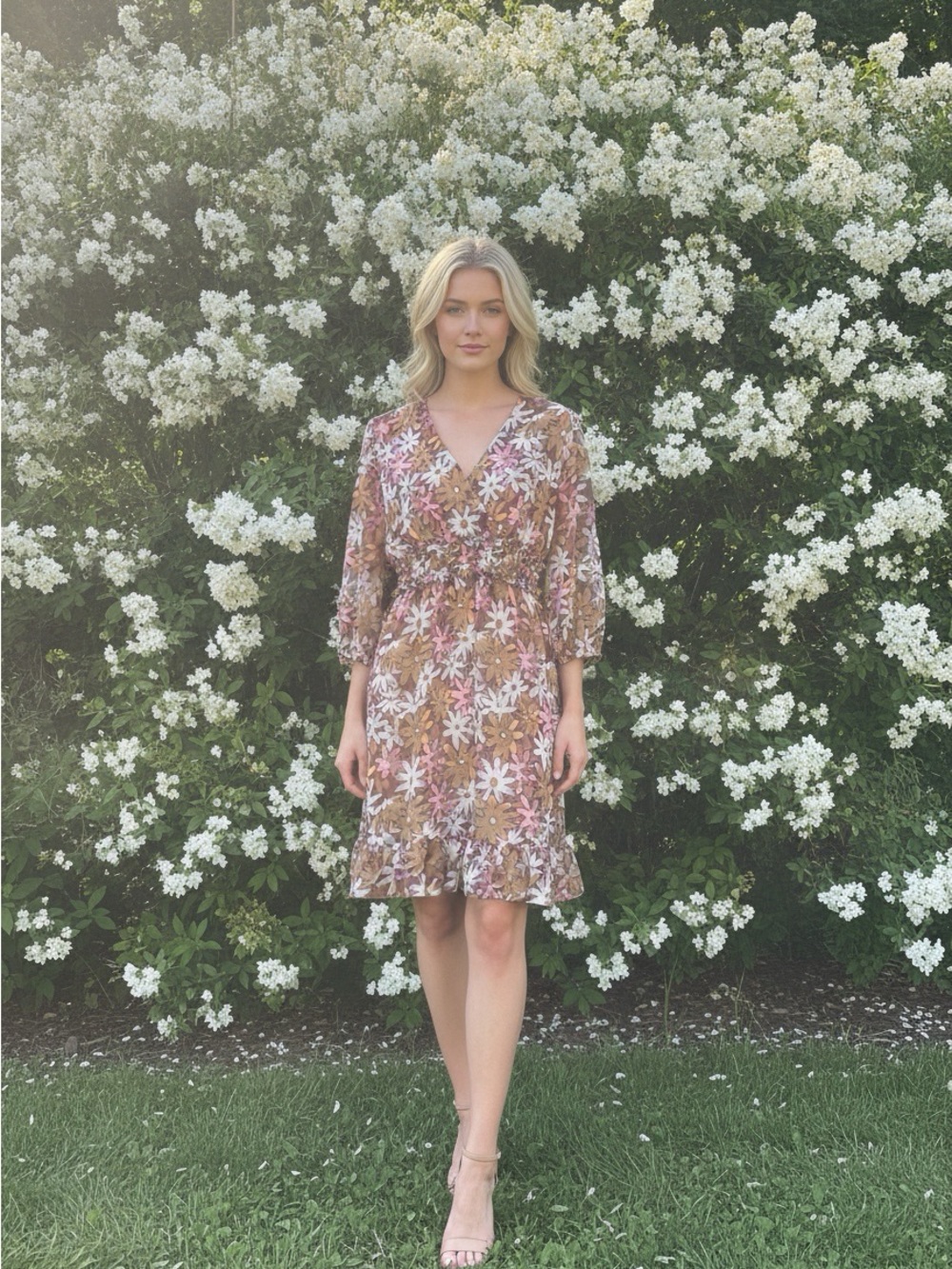 Lush Women’s Floral V-Neck Flowy Dress Medium
